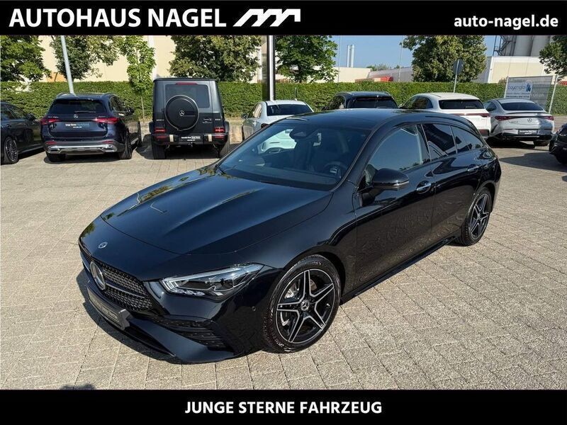 Lack kosmosschwarz (metallic) Gebraucht 2024 Mercedes CLA200 AMG Limousine | 36.279 € (Fairer Preis) - Bild 1/4