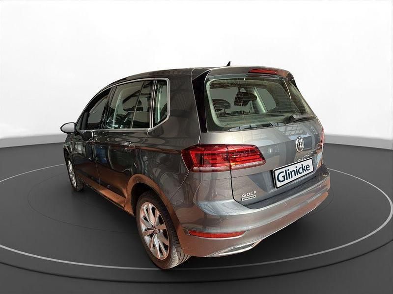 Gebraucht VW Golf VII Highline 131 PS (96 kW) 2019 Grau Limousine