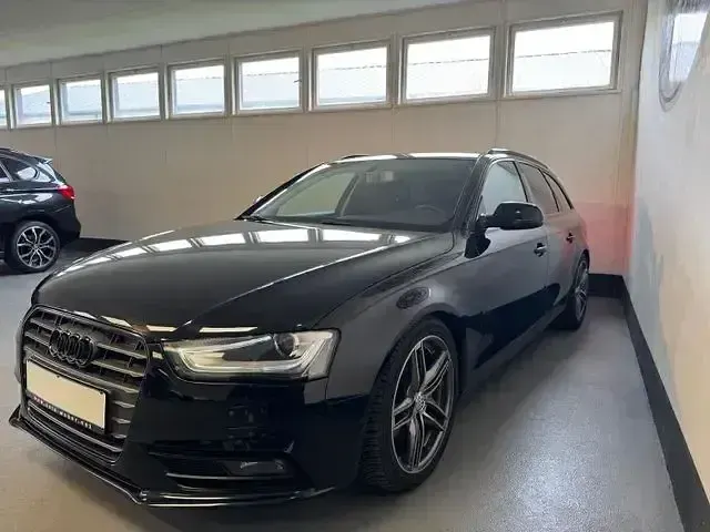 Używany Audi A4 Ambition 150 KM (110 kW) 2015 Czarny Kombi
