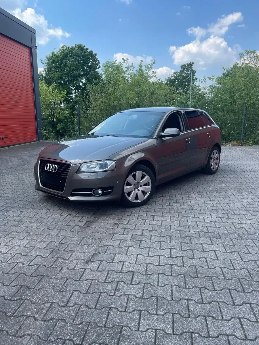 Gebraucht Audi A3 105 PS (77 kW) 2012 Braun Kleinwagen
