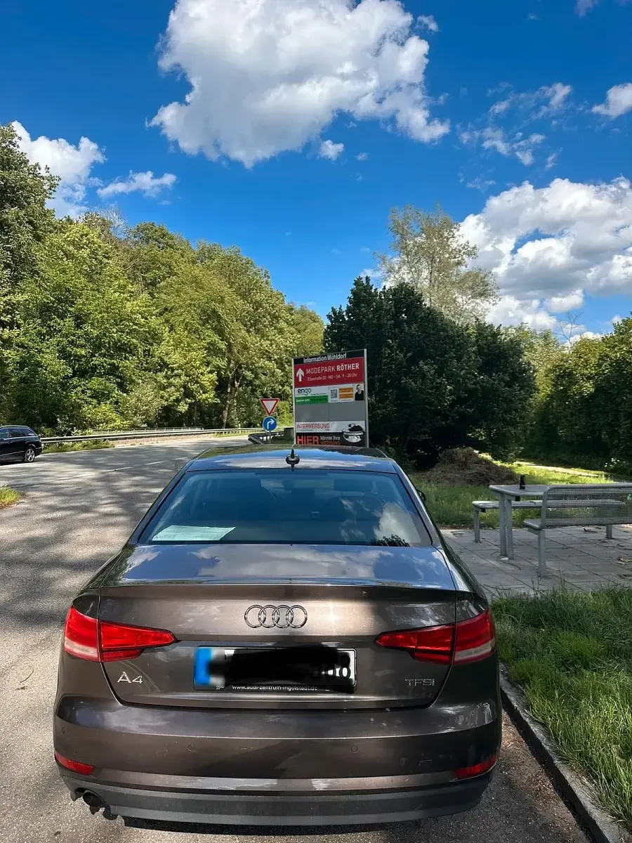 Gebraucht Audi A4 150 PS (110 kW) 2018 Grau Limousine