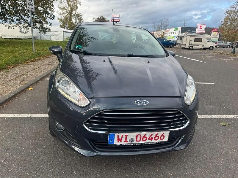 Grau Gebraucht 2014 Ford Fiesta Kleinwagen | 3.500 € (Superpreis) - Bild 1/4