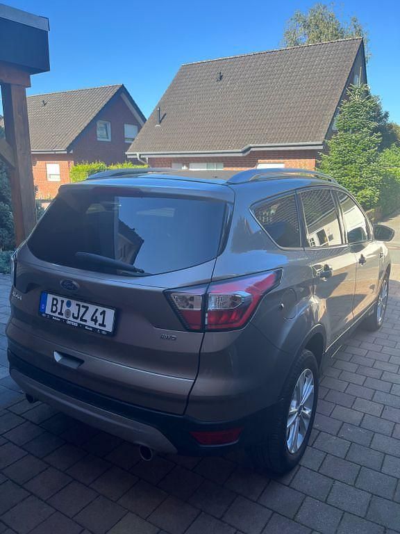 Gebraucht Ford Kuga 150 PS (110 kW) 2019 Beige SUV