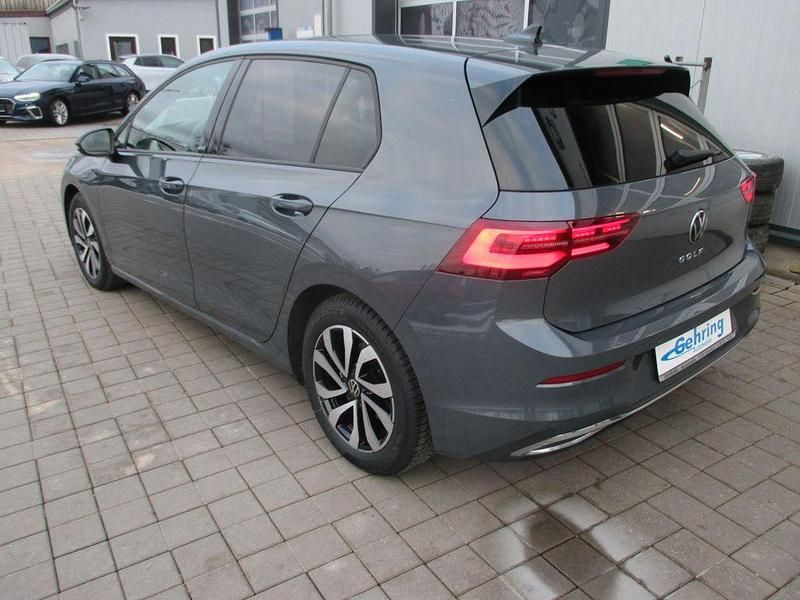 Gebraucht VW Golf VIII Active 150 PS (110 kW) 2022 Grau Limousine