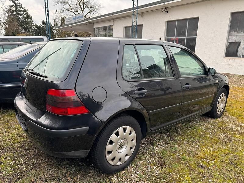 Gebraucht VW Golf IV 75 PS (55 kW) 2001 Schwarz Kleinwagen