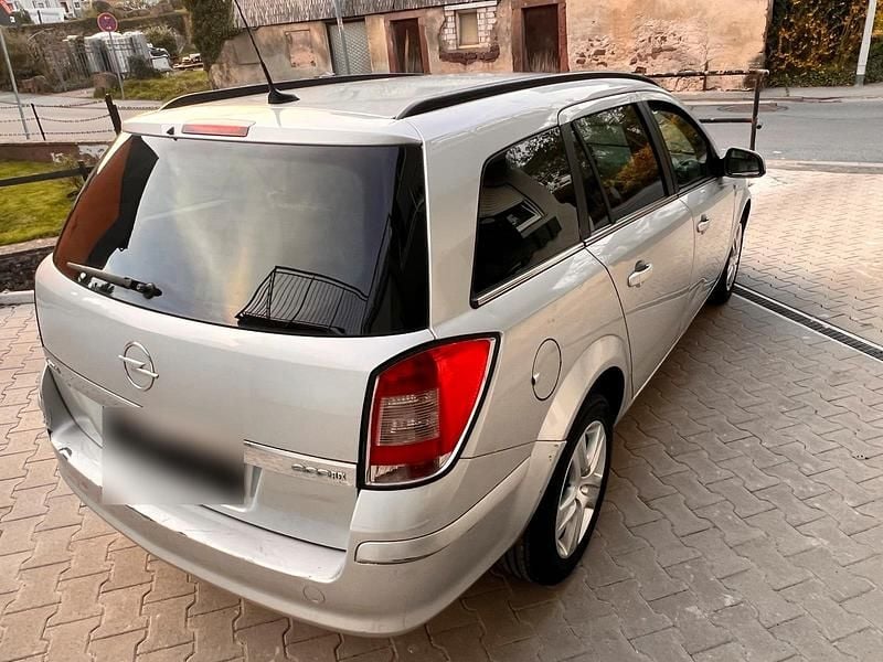 Gebraucht Opel Astra Cosmo 101 PS (74 kW) 2010 Silber Kombi