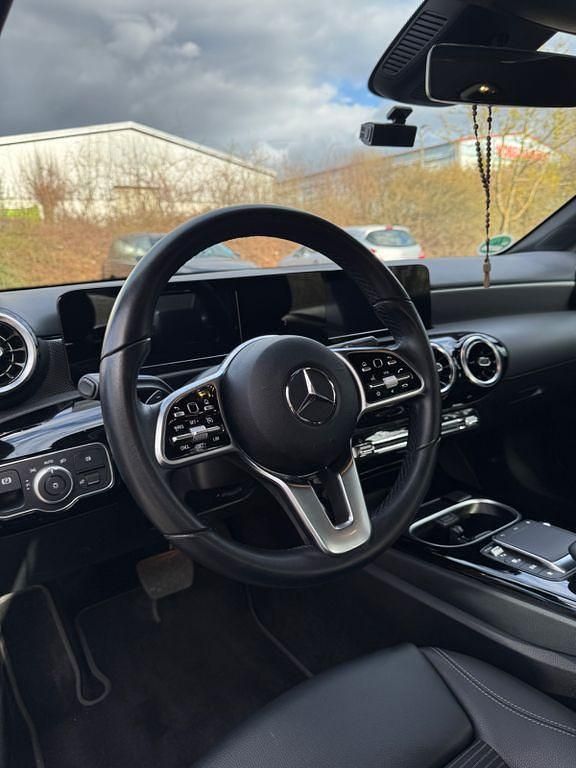 Gebraucht Mercedes A250 Advanced 160 PS (117 kW) 2022 Schwarz Limousine