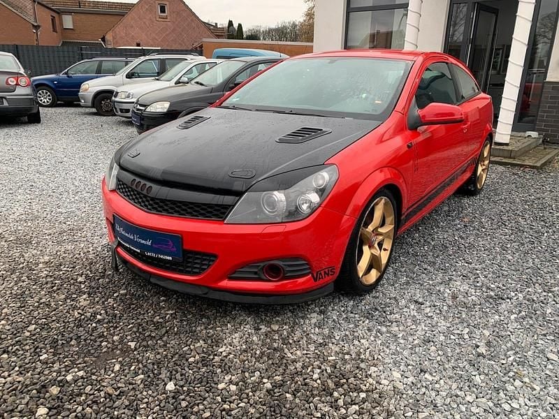 Rot Gebraucht 2007 Opel Astra GTC Sport Coupé | 2.699 € (Guter Preis) - Bild 1/4