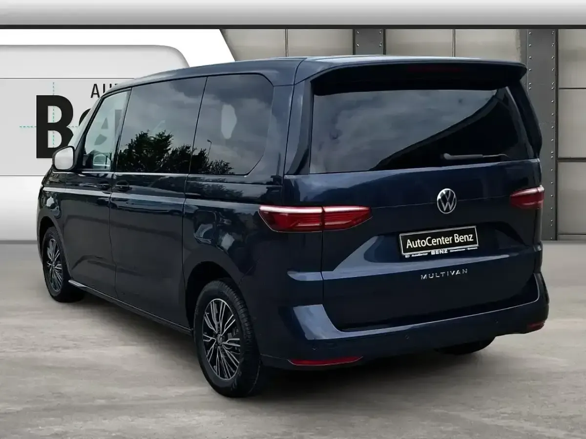 Neu VW Multivan Life 150 PS (110 kW) 2026 Starlight blue (blau) Van / Kleinbus