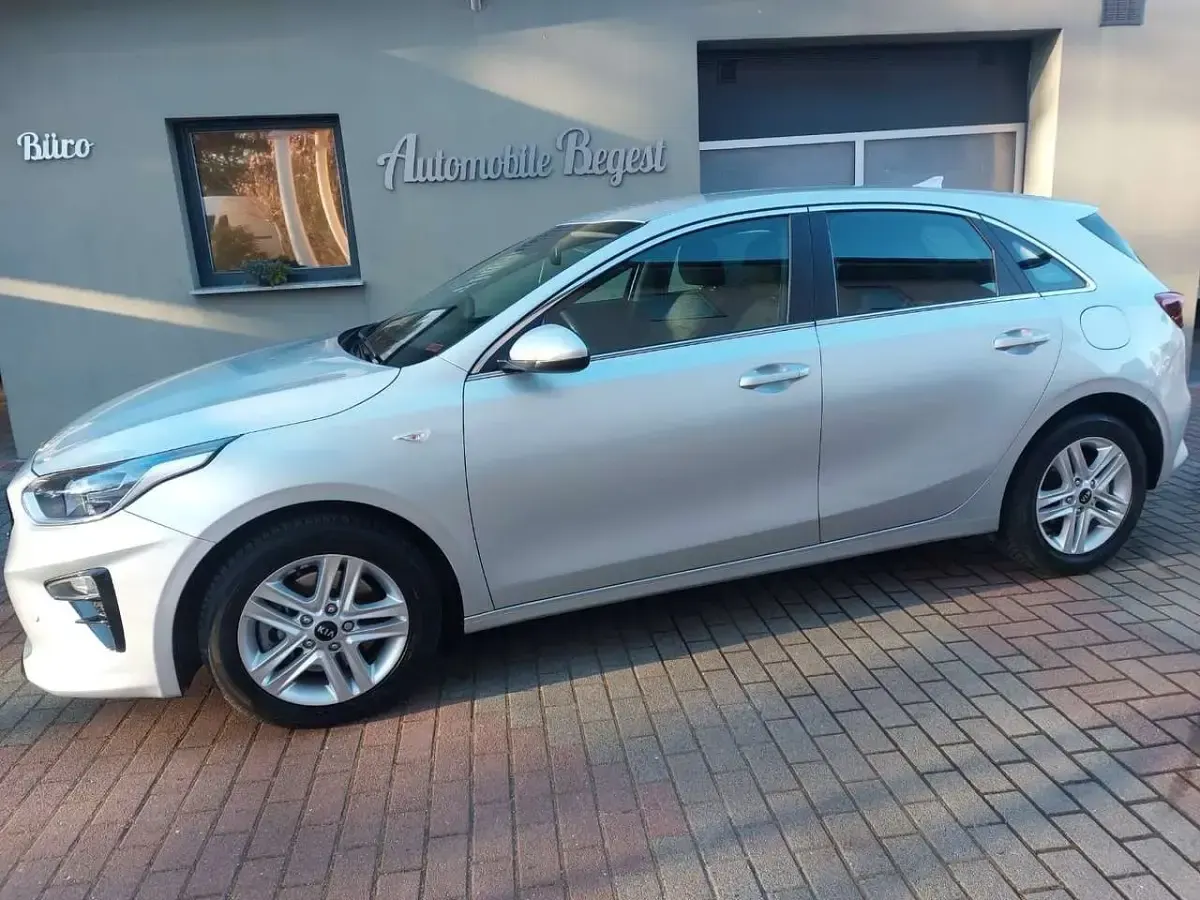Gebraucht Kia Ceed 140 PS (102 kW) 2021 Silber Kleinwagen
