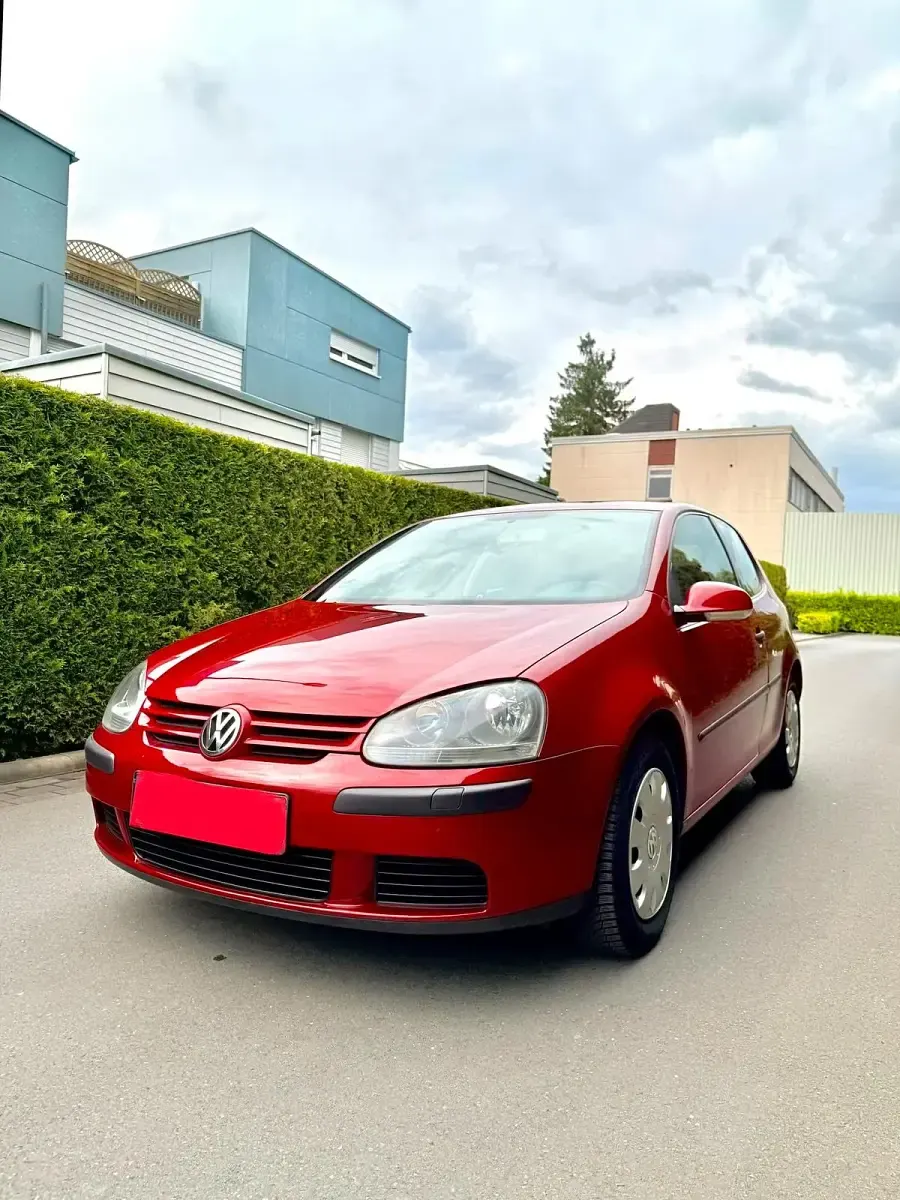 Gebraucht VW Golf V 75 PS (55 kW) 2004 Rot Kleinwagen