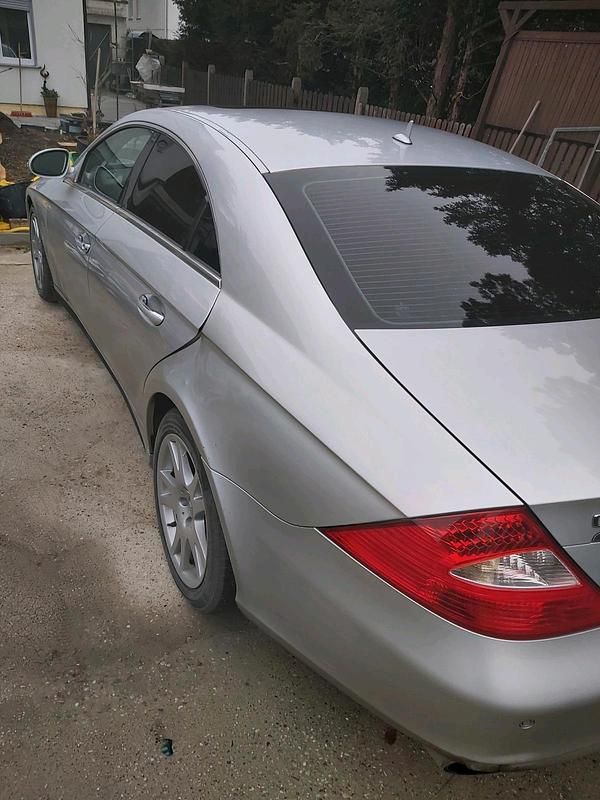 Gebraucht Mercedes CLS320 204 PS (150 kW) 2007 Silber Limousine