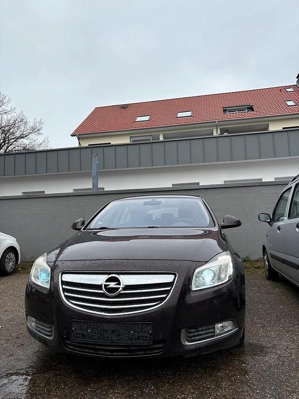 Gebraucht Opel Insignia 160 PS (117 kW) 2012 Braun Limousine