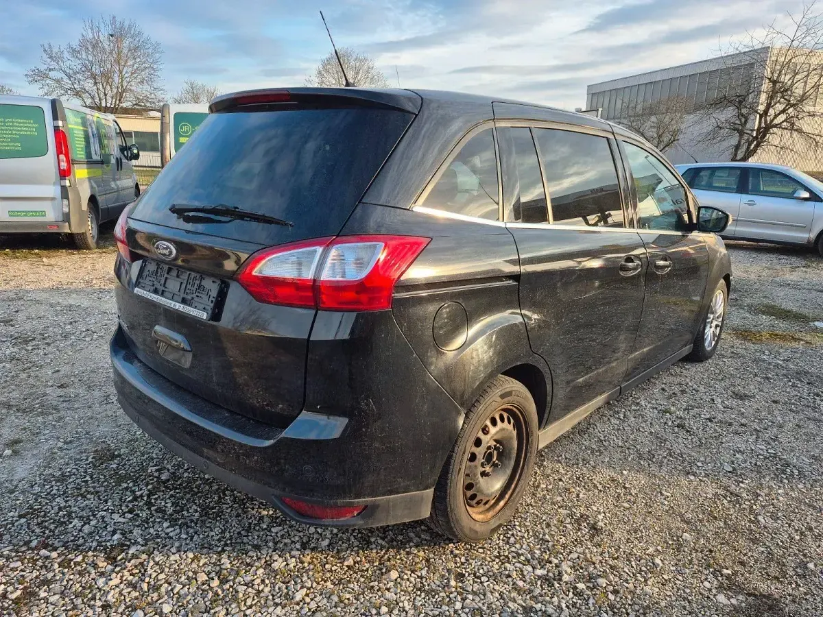 Używany Ford Grand C-Max 140 KM (102 kW) 2011 Czarny Minivan