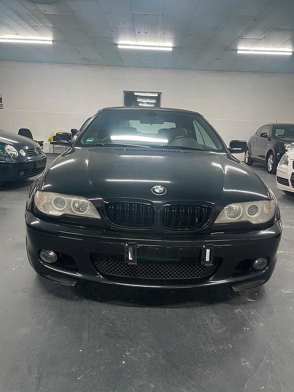Schwarz Gebraucht 2006 BMW 318 Cabriolet M Sport Cabrio | 5.970 € (Fairer Preis) - Bild 1/4