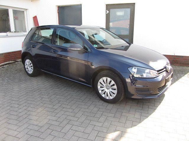 Gebraucht VW Golf VII Trendline 110 PS (80 kW) 2016 Blau Limousine