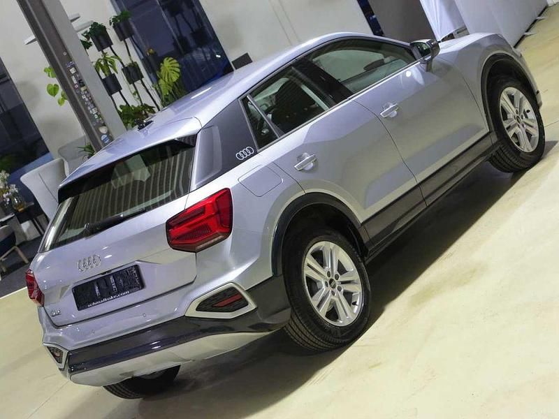 Gebraucht Audi Q2 Advanced 150 PS (110 kW) 2023 Floret silver SUV