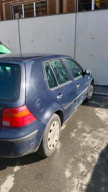 Gebraucht VW Golf IV 66 PS (48 kW) 2000 Blau Limousine