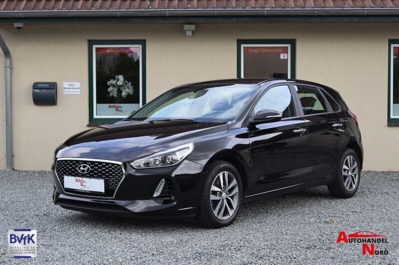 Schwarz Gebraucht 2018 Hyundai i30 Limousine | 15.985 € (Fairer Preis) - Bild 1/4