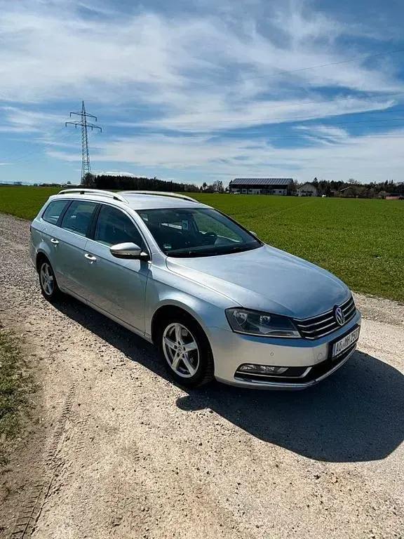 Gebraucht VW Passat 105 PS (77 kW) 2012 Grau Kombi