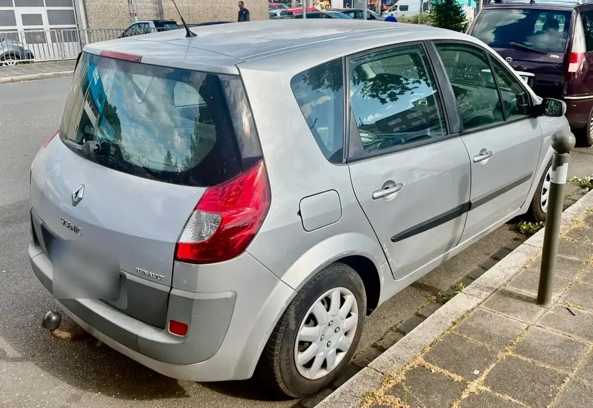 Gebraucht Renault Clio II 111 PS (81 kW) 2007 Silber Limousine