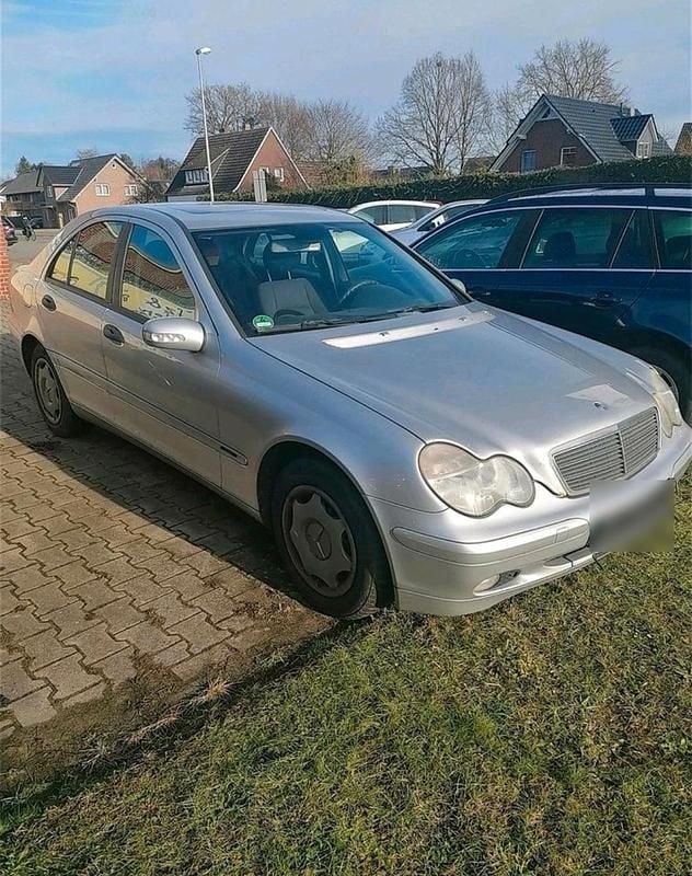 Second-hand Mercedes C180 143 CP (105 kW) 2002 Berlinǎ
