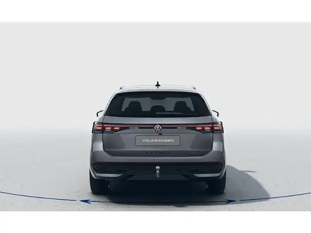 Usata VW Passat R-line 193 CV (141 kW) 2026 Nero Station wagon