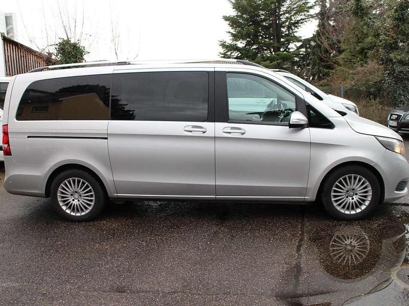 Gebraucht Mercedes V220 Edition 163 PS (119 kW) 2014 Brillantsilbver Van / Kleinbus