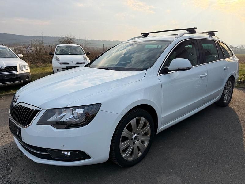 Gebraucht Skoda Superb Ambition 140 PS (102 kW) 2015 Weiß Kombi