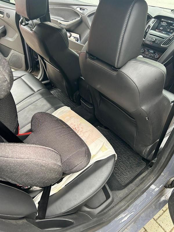 Gebraucht Ford Focus ST 185 PS (136 kW) 2015 Grau Kombi