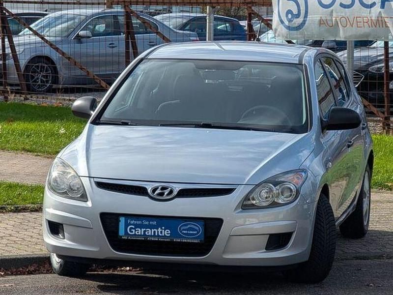 Gebraucht Hyundai i30 Edition+ 109 PS (80 kW) 2009 Continental silver (metallic) Limousine