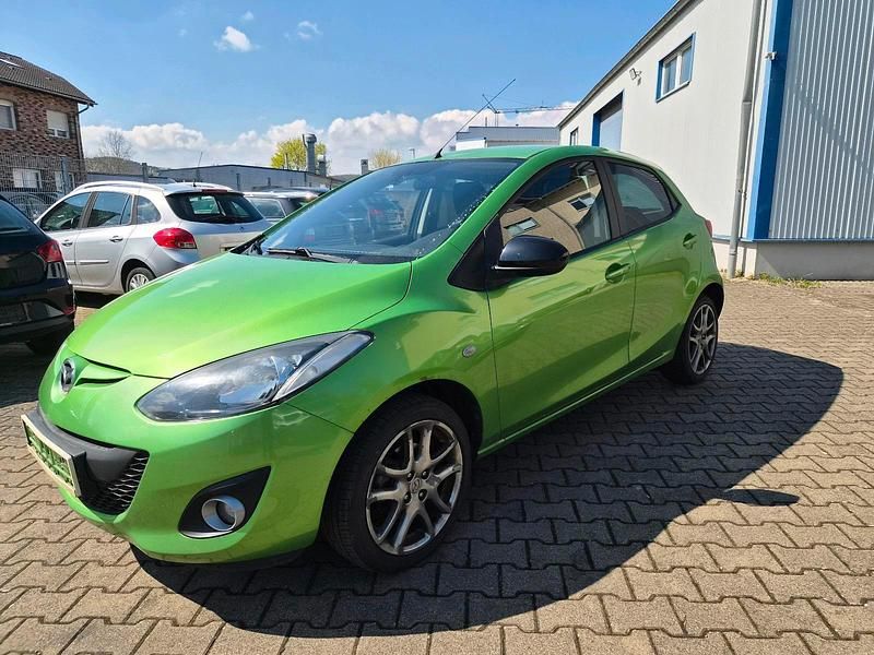 Gebraucht Mazda 2 84 PS (61 kW) 2013 Grün Kleinwagen