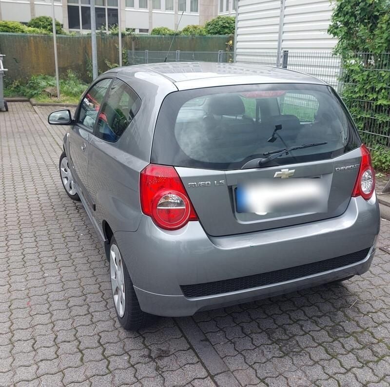 Grau Gebraucht 2011 Chevrolet Aveo LS Kleinwagen | 1.999 € - Bild 1/4