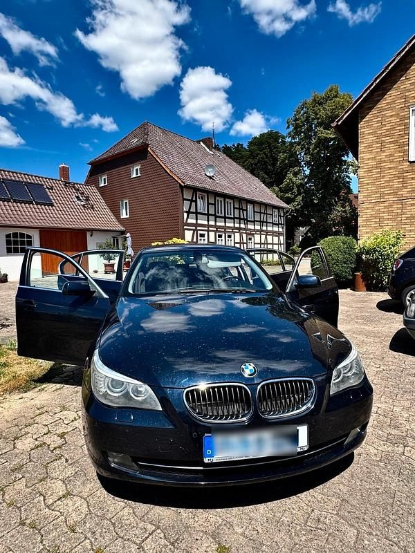 Blau Gebraucht 2008 BMW 520 Limousine | 6.000 € (Fairer Preis) - Bild 1/4
