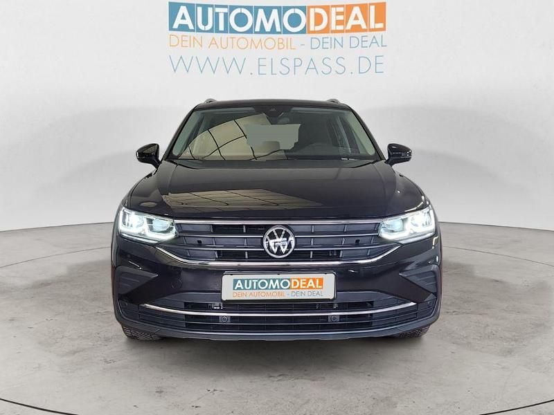 Gebraucht VW Tiguan United 131 PS (96 kW) 2021 Schwarz SUV