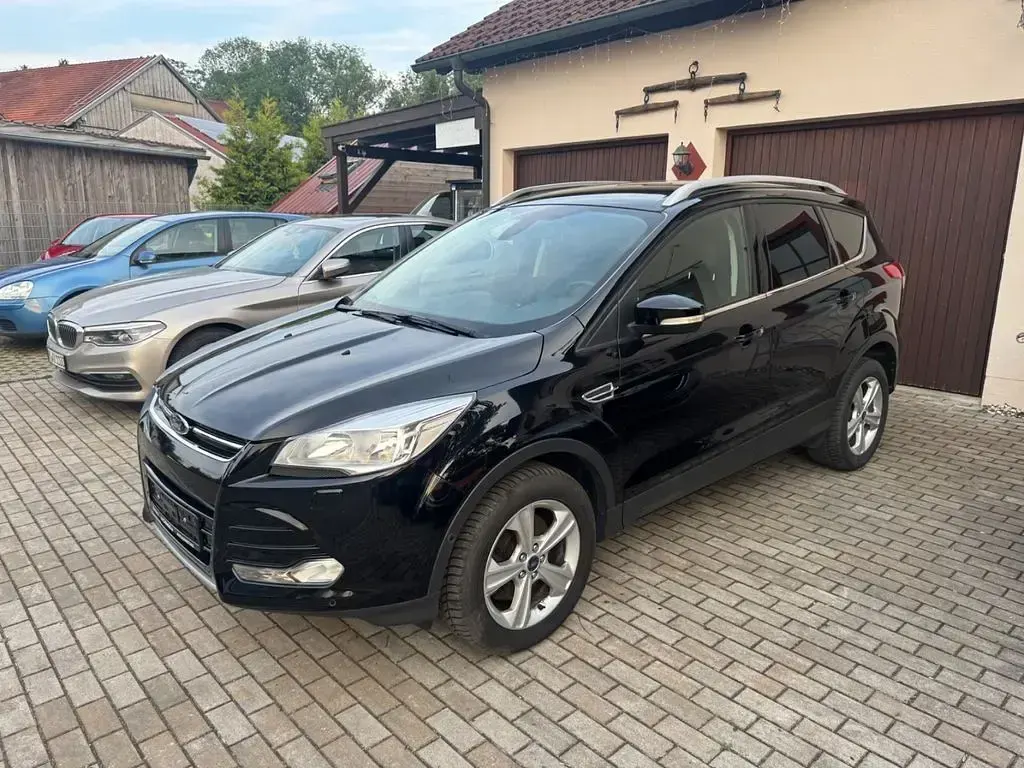 Gebraucht Ford Kuga Titanium 163 PS (119 kW) 2013 Schwarz SUV