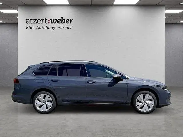 Neu VW Golf VIII Life 150 PS (110 kW) 2026 Delfingrau metallic Kombi