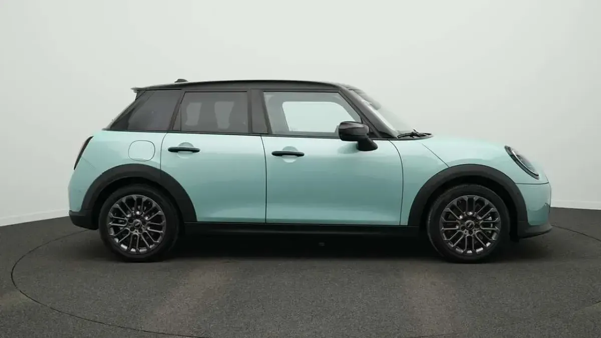 Second-hand Mini Cooper S Classic 204 CP (150 kW) 2025 Verde Hatchback