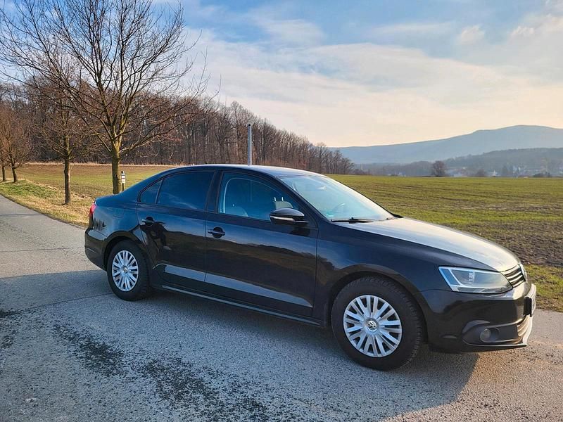 Gebraucht VW Jetta Comfortline 120 PS (88 kW) 2012 Schwarz Limousine