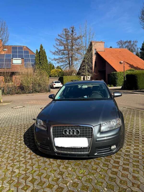 Grau Gebraucht 2007 Audi A3 Ambition Kleinwagen | 8.000 € - Bild 1/4