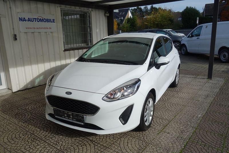 Weiß Gebraucht 2020 Ford Fiesta Trend Limousine | 9.950 € - Bild 1/4