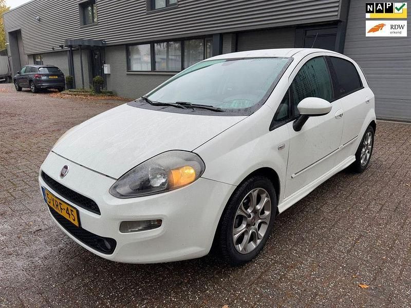 Weiß Gebraucht 2014 Fiat Punto Evo Lounge Kleinwagen | 3.500 € (Superpreis) - Bild 1/3