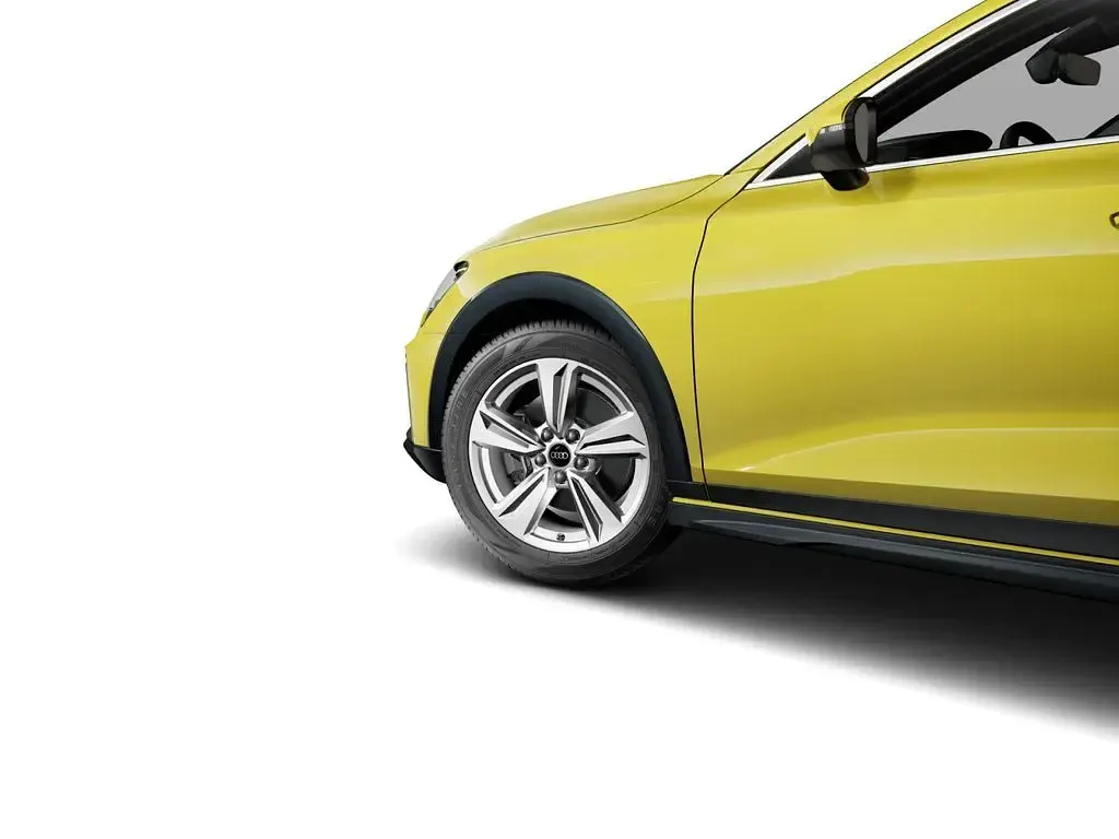 Gebraucht Audi A3 Ambiente 150 PS (110 kW) 2025 Pythongelb metallic (metallic) Limousine