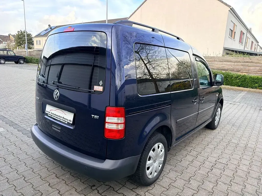 Second-hand VW Caddy Startline 105 CP (77 kW) 2011 Albastru Monovolum