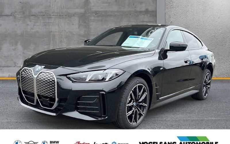 Saphirschwarz metallic Gebraucht 2025 BMW i4 Shadowline Limousine | 49.900 € (Fairer Preis) - Bild 1/4