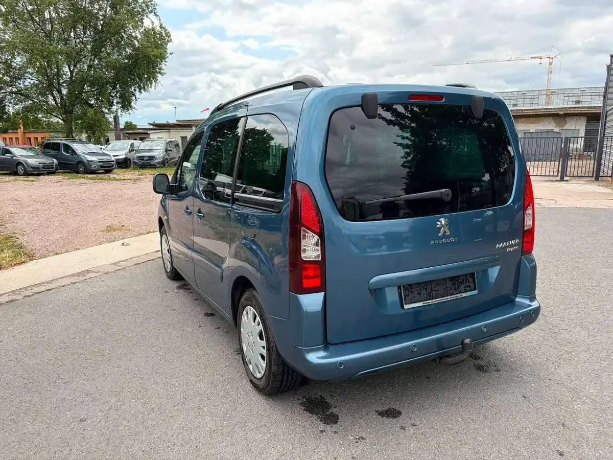 Gebraucht Peugeot Partner Tepee Allure 120 PS (88 kW) 2013 Blau kyanos Van / Kleinbus