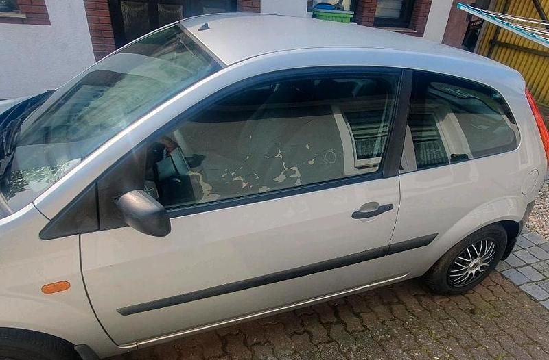 Gebraucht Ford Fiesta 60 PS (44 kW) 2006 Silber Kleinwagen