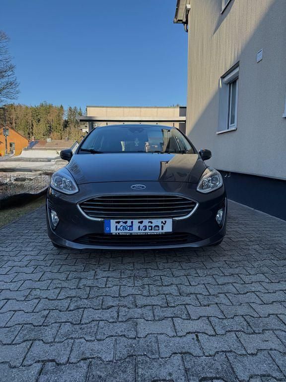 Gebraucht Ford Fiesta Titanium 101 PS (74 kW) 2017 Grau Limousine