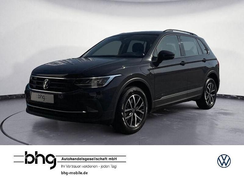 Grau Gebraucht 2022 VW Tiguan Life SUV | 26.420 € (Guter Preis) - Bild 1/4