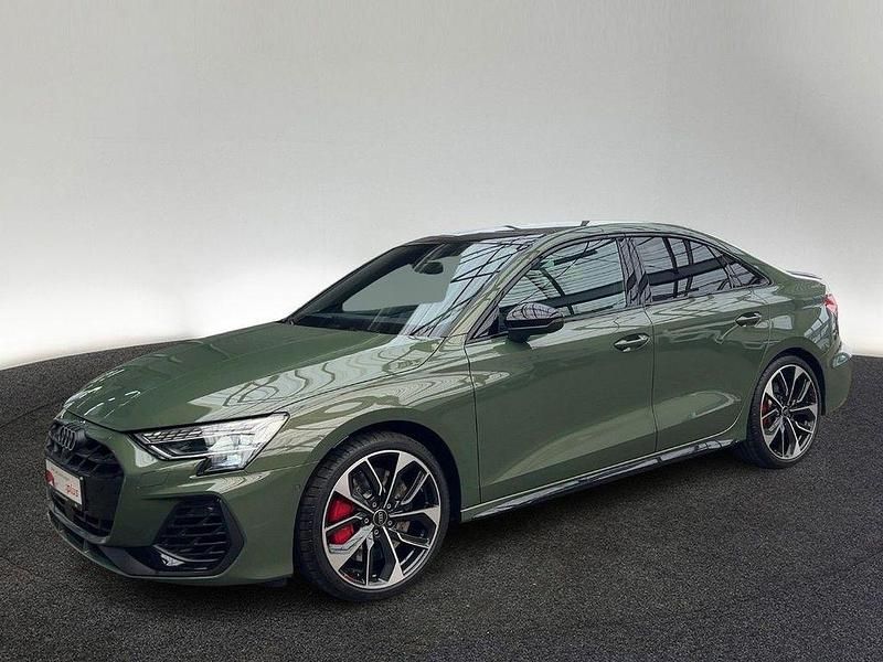 Gebraucht Audi S3 Ambiente 333 PS (244 kW) 2025 Distriktgrün metallic Limousine